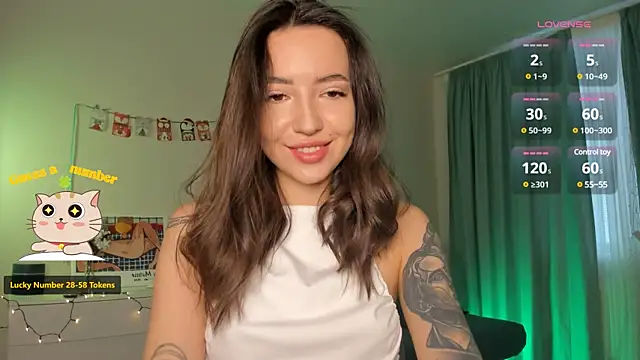 Snapshot of Oh_My_Dianee chatting on December 20, 2024, 8:17 am Oh My Dianee online show from December 20, 2024, 8:17 am