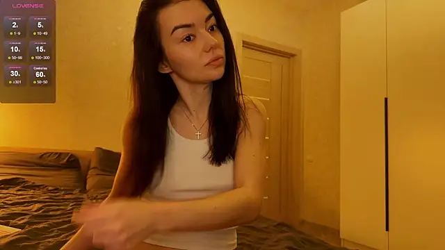 julya flowerss online show from February 13, 2026, 6:15 pm