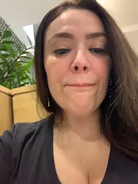 Snapshot of Sophie_Eaton chatting on September 13, 2025, 7:35 pm Sophie Eaton online show from September 13, 2025, 7:35 pm