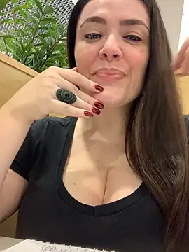 Snapshot of Sophie_Eaton chatting on September 15, 2025, 7:14 pm Sophie Eaton online show from September 15, 2025, 7:14 pm