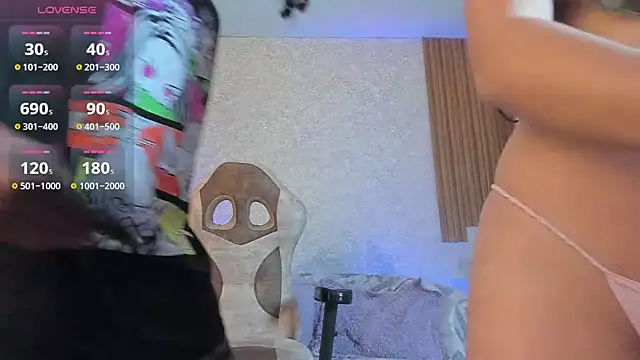 Snapshot of Aaron_Jassell1 chatting on January 2, 2025, 1:06 am Aaron Jassell1 online show from January 2, 2025, 1:06 am