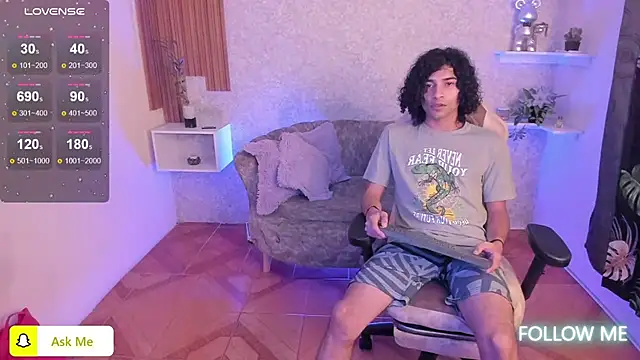 Snapshot of Aaron_Jassell1 chatting on January 7, 2025, 2:42 am Aaron Jassell1 online show from January 7, 2025, 2:42 am