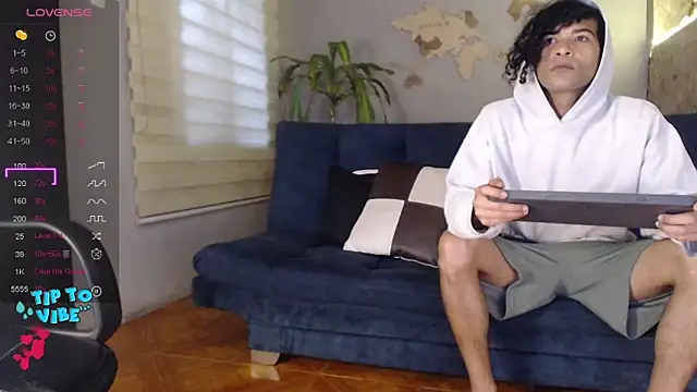 Snapshot of Aaron_Jassell1 chatting on February 15, 2025, 1:27 pm Aaron Jassell1 online show from February 15, 2025, 1:27 pm