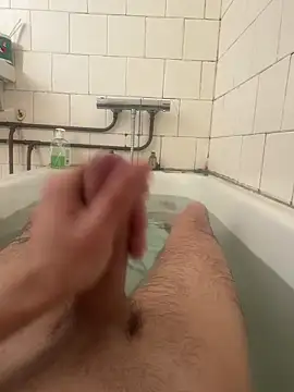 wolfwhite95 online show from February 19, 2026, 10:44 am