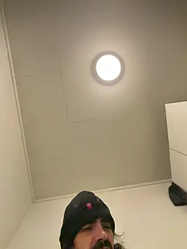 wolfwhite95 online show from March 9, 2026, 6:23 pm