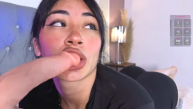 aprildreams19 online show from December 4, 2025, 12:03 pm