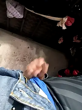 Snapshot of rayhot69 chatting on February 11, 2025, 5:29 pm rayhot69 online show from February 11, 2025, 5:29 pm