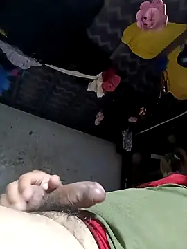 Snapshot of rayhot69 chatting on February 16, 2025, 11:37 pm rayhot69 online show from February 16, 2025, 11:37 pm