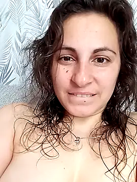 ShelaDiass online show from October 11, 2025, 6:01 am