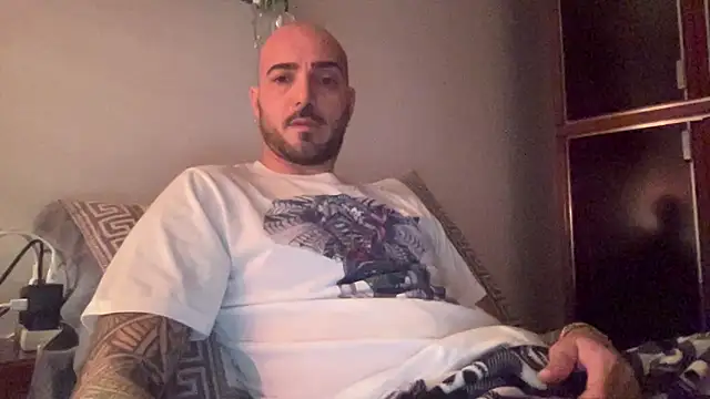 alessandromori91 online show from December 21, 2025, 9:22 pm