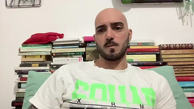 alessandromori91 online show from April 7, 2026, 7:58 pm