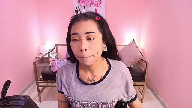 Violetta Suky online show from November 2, 2025, 1:57 pm