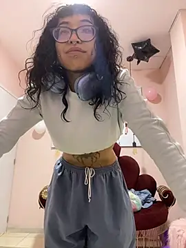 Violetta Suky online show from November 11, 2025, 12:49 pm