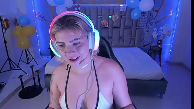 AlessiaDouce online show from September 30, 2025, 4:06 am