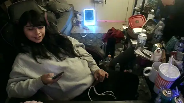 jazzybea4 online show from April 18, 2026, 6:17 am