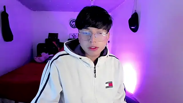 AnggelONfiree online show from January 8, 2026, 1:41 am