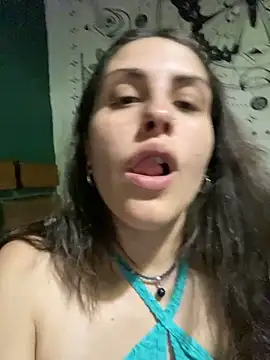 isadelasestrellas online show from October 27, 2025, 6:56 pm