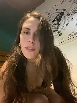 isadelasestrellas online show from April 23, 2026, 8:11 pm