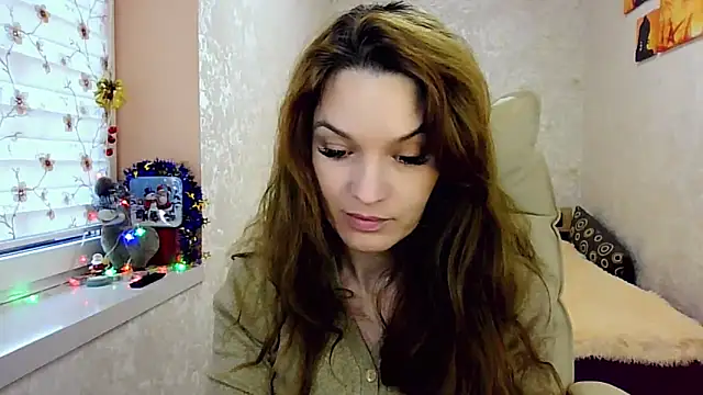 impossibleluna online show from December 6, 2024, 11:33 am