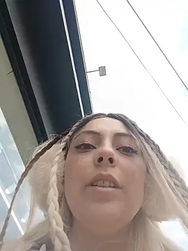 madelaine- online show from October 21, 2025, 8:09 pm