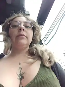 madelaine- online show from March 5, 2026, 8:27 pm