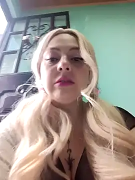 madelaine- online show from April 16, 2026, 9:39 pm