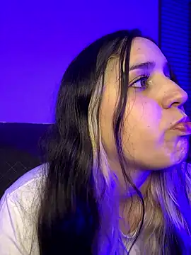 Snapshot of valentina_jonnes1 chatting on January 11, 2026, 3:44 am valentina jonnes1 online show from January 11, 2026, 3:44 am