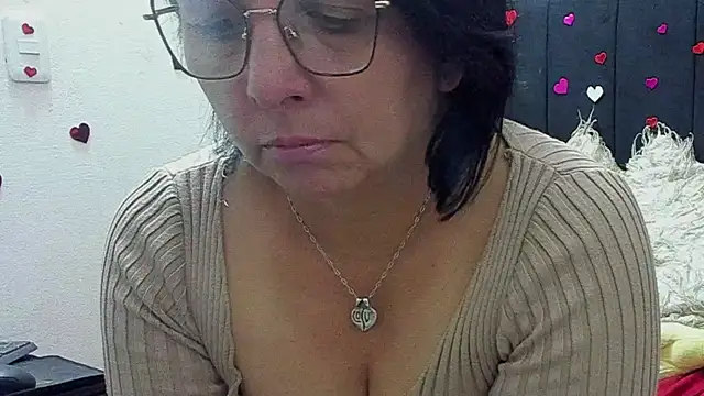 Evaaross 2345 online show from May 30, 2026, 1:19 pm
