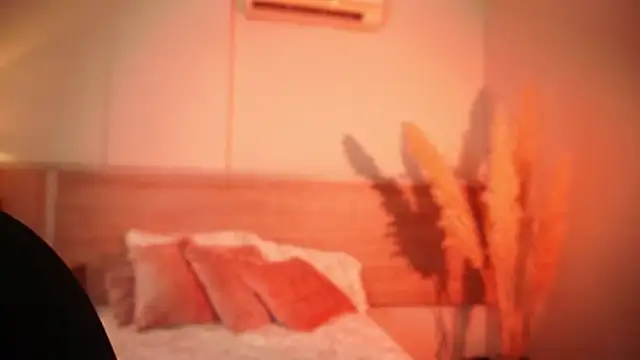 AliceShazaham  online show from December 19, 2025, 6:42 am