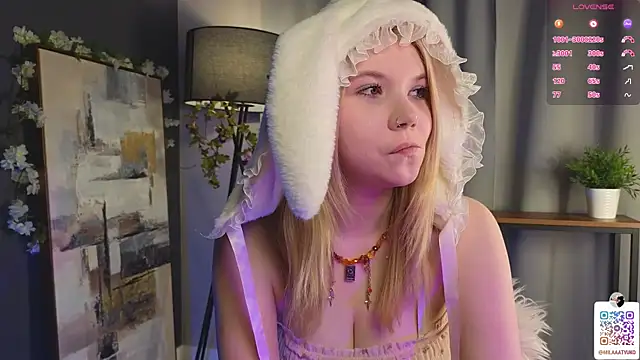 Snapshot of DaisyElmers chatting on February 1, 2025, 1:12 am DaisyElmers online show from February 1, 2025, 1:12 am