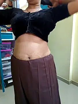 PayalSharmahot143 online show from May 12, 2026, 5:04 am
