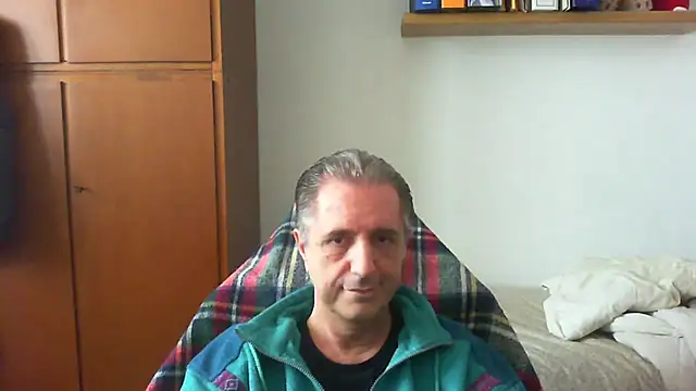 lliuk70mi online show from April 15, 2026, 1:40 pm