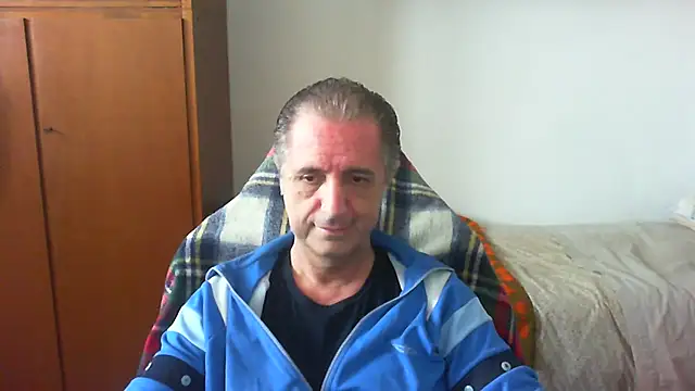 lliuk70mi online show from May 9, 2026, 2:00 pm