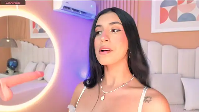 Snapshot of zia_cooper chatting on October 3, 2025, 7:22 pm zia cooper online show from October 3, 2025, 7:22 pm