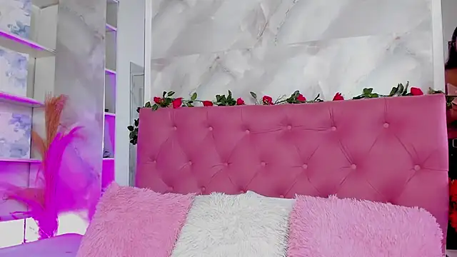 AnnaQueen  online show from October 21, 2025, 4:08 pm