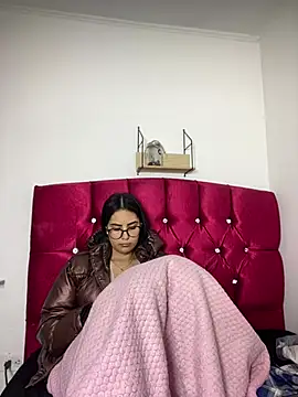 Snapshot of CAM_21X chatting on December 29, 2024, 12:12 pm CAM 21X online show from December 29, 2024, 12:12 pm