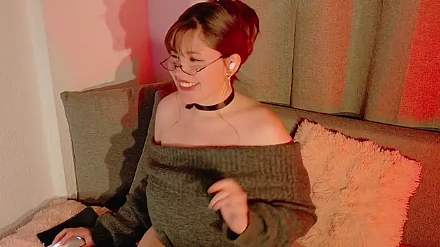 Amoki Uki online show from November 7, 2025, 10:21 pm