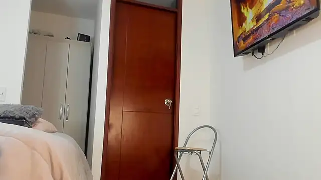 Snapshot of SophieBaker__ chatting on March 11, 2025, 10:29 am SophieBaker online show from March 11, 2025, 10:29 am