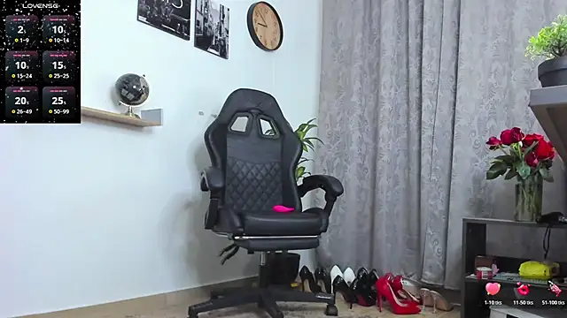 SophieBaker   online show from February 9, 2026, 1:53 am