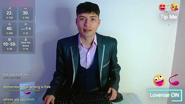 nolanjay  online show from October 2, 2025, 9:44 pm