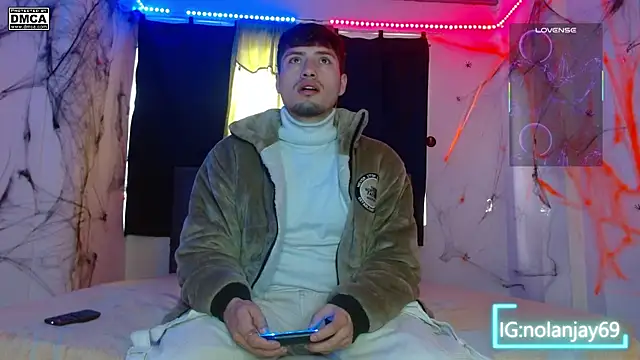 nolanjay  online show from October 16, 2025, 4:19 pm