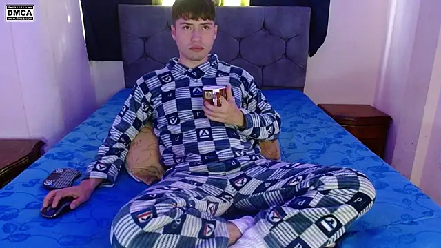 nolanjay  online show from November 5, 2025, 1:11 pm