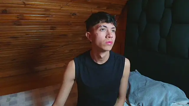 Snapshot of Justyn_Ross chatting on November 15, 2025, 5:53 pm Justyn Ross online show from November 15, 2025, 5:53 pm