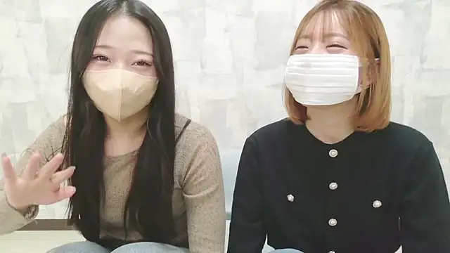LOVE MOMO LOVE online show from May 20, 2026, 12:00 pm