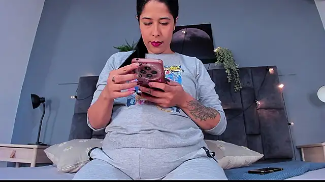 DulceAurora   online show from February 20, 2026, 2:52 am