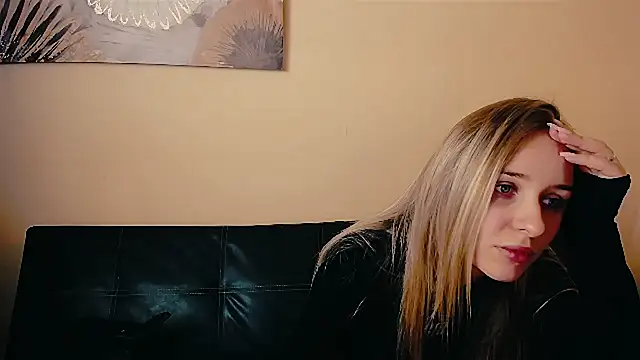  Nicole new online show from March 22, 2026, 1:14 pm