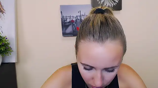  Nicole new online show from July 7, 2026, 7:56 am