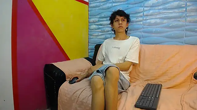 Snapshot of Felipe_Browns chatting on February 12, 2025, 1:59 pm Felipe Browns online show from February 12, 2025, 1:59 pm