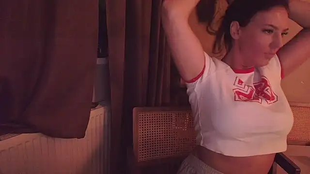 Snapshot of Nina24 chatting on October 27, 2025, 8:02 pm Nina24 online show from October 27, 2025, 8:02 pm