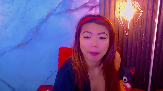 Isalombardi online show from April 10, 2026, 2:39 am